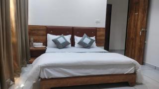 HOTEl RELAX AC ROOM - Ahmedabad - 3