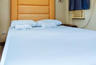 RedDoorz at Alejandro's Suites & Venue - 2