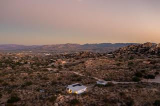 White Desert House Luxe Hideaway Views Spa - Yucca Valley - 5