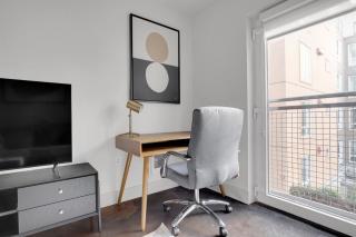 Bellevue 1BR w Gym Roof Lounge easy commute SEA-296 - 7