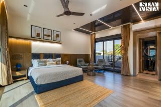 StayVista at La Belle Vue - Lawn, Pool & Bar - Karjat - 3
