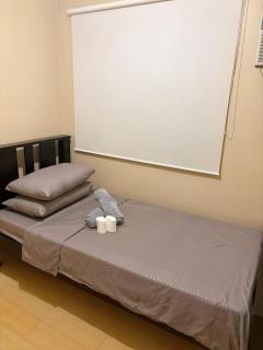 Cozy 2BR Condo Free Pool Access - Manila - 8