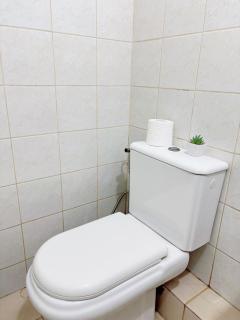 Cozy 2BR Condo Free Pool Access - Manila - 7