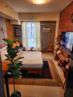Modern Rustic Unit in front of Mall and near NAIA Terminal - Manila - 0