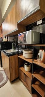 Modern Rustic Unit in front of Mall and near NAIA Terminal - Manila - 3