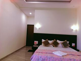 Rudras villa by Dattatray Holliday's - Mahabaleshwar - 3