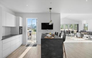 5 Bedroom Cozy Home In Væggerløse - 5