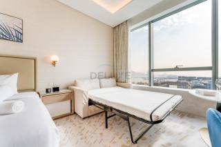 High-Rise Studio Overlooking the Sea with a Glimpse of Ain Dubai, The Palm Tower, Palm Jumeirah by Deluxe Holiday Homes - 5