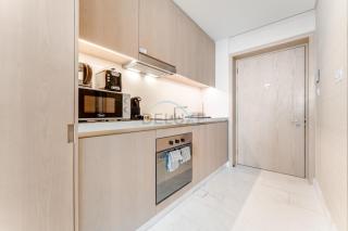 High-Rise Studio Overlooking the Sea with a Glimpse of Ain Dubai, The Palm Tower, Palm Jumeirah by Deluxe Holiday Homes - 8