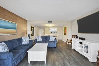 Anchorage Resort 2 Bedroom Condo 2nd Floor Community Pool 0883 - Siesta Key - 4