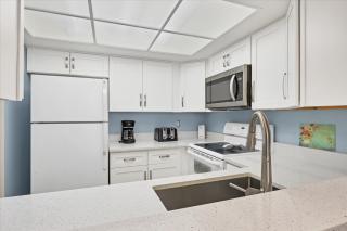 Anchorage Resort 2 Bedroom Condo 2nd Floor Community Pool 0883 - Siesta Key - 2