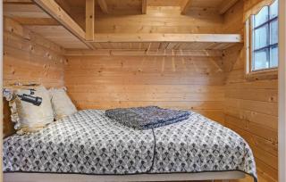 Cozy Log Cabin With A Panoramic View - 3