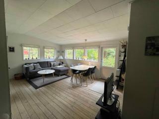 Cosy Forest Cottage Just 150 M From The Beach - Åkirkeby - 8