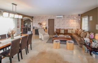 Nice Home In Sarrians With Wifi - Sarrians - 5