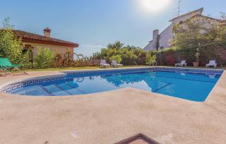 3 Bedroom Lovely Apartment In Malaga - 2