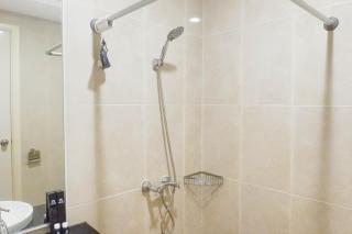 Vibrant and Luxurious 2BR Apartment at Trillium Residence Surabaya By Travelio - Surabaya - 6