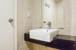 Vibrant and Luxurious 2BR Apartment at Trillium Residence Surabaya By Travelio - Surabaya - 5