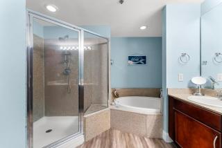 Laketown Wharf #1801 - 2