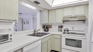 Anchorage Resort 6th Floor 2 bedroom Condo on Siesta Key 0889 - 4