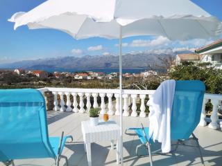 Ruhiges Ferienhaus Mit Traumhaftem Meerblick - Ražanac - 0
