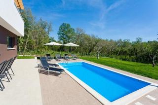 Exklusive Designvilla mit Dachterrasse und umfassendem Panoramablick - 7