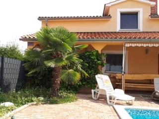 Villa Ana - Klimatisierte Ferienhaus mit Pool - 0