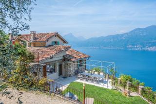 Villa Mit Schönem Seepanorama Und Naturteich - Castelletto di Brenzone - 0