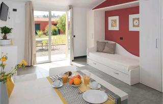 1 Bedroom Beautiful Home In Imperia - 7