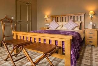 The Game Bird - Beverley - 7