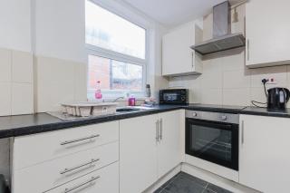 South Road Contractor Favourite - 5