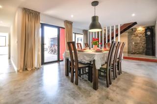 Villa Mit Viel Platz Und Pool In Vila Cova - - 7
