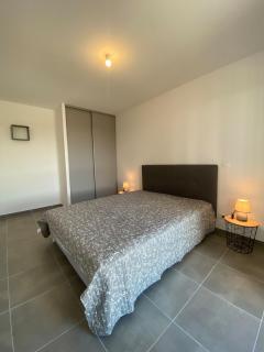 Appartement avec terrasse et parking - v0841 - 1