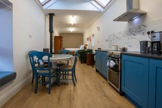 Tigin Dingle - Dingle - 2