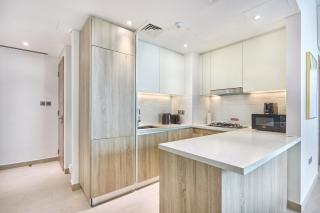 Luxury Living In Marina Liv Residence 2br - Dubai - 1