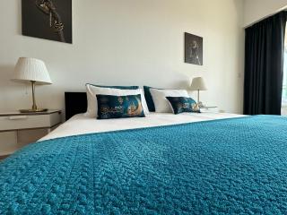Nice 2 bedroom apartment-minimum 5 night - 5
