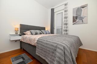 Comfort Stay with Parking & View - 1
