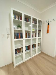 KozyGuru Homebush West 3-Beds Apt with Parking - 2