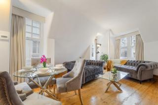 Elegant 3-Bedroom Apartment in the Heart of Piccadilly Circus No Lift- 4GL - Londra - 0