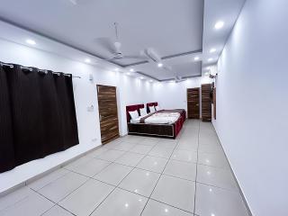 The Hotel JS Garden - Noida - 5