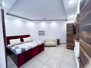 The Hotel JS Garden - Noida - 2