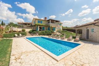 Villa Mit Pool, Garten Und Sommerküche - Medaki - 0
