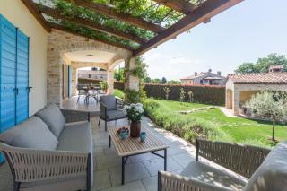 Villa Mit Pool, Garten Und Sommerküche - Medaki - 2