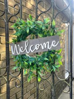 New luxurious and spacious guest suite in Banstead - 9