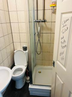 Single room with shared toilet - 5