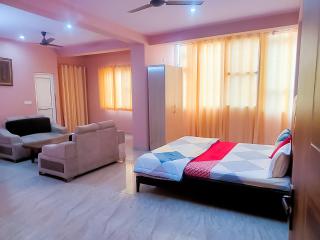 Hotel Sun Plaza- Near Yashobhoomi Convention Centre - Nuova Delhi - 6