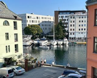 Elegant Three-Bedroom Apartment with Stunning Sea Views - Limited availability - Secure your booking for Summer - Ålesund - 4