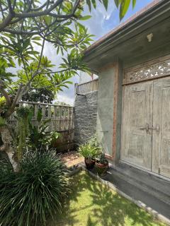 Balinese style villa Canggu area - Tumbak Bayuh - 4