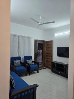 Hill View Apartment - - 5
