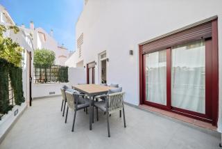 Charming & Modern 4BR Apartment - Marbella - 7
