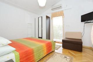 Ferienapartment Mit Balkon Für Fünf Personen - Gornji Karin - 5